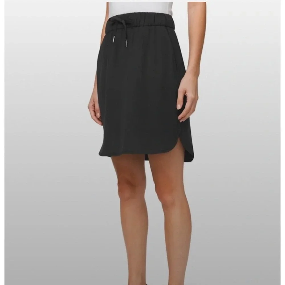 Lululemon On the Fly Skirt Black Woven Drawstring Athletic‎ Casual Size 10